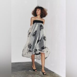 Elegant Black and White Strapless Dress